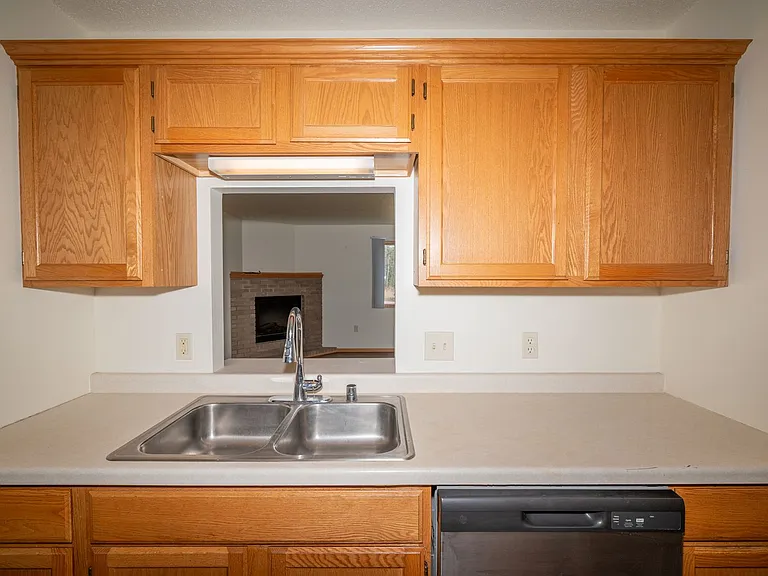 1338 Mark Ave — Photo 3