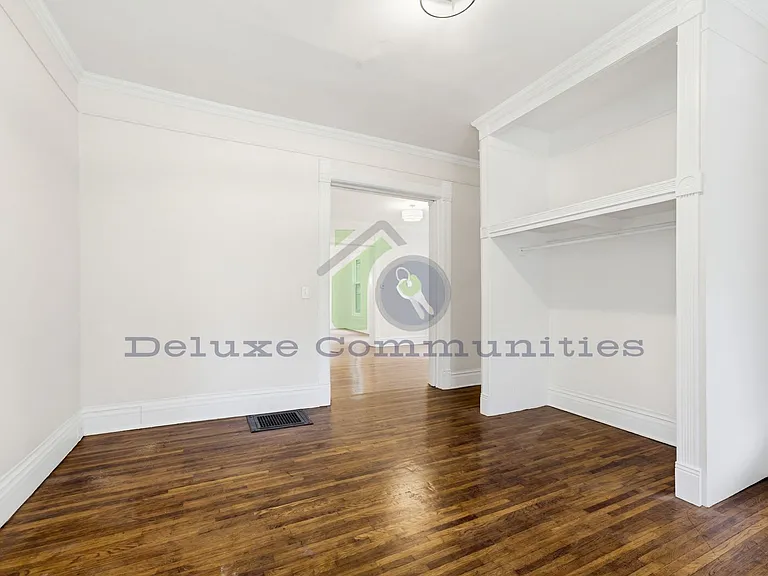 410 Eastern Ave SE — Photo 20