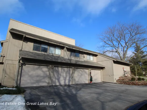 2367 Bay Woods Ct, Bay City, MI 48706