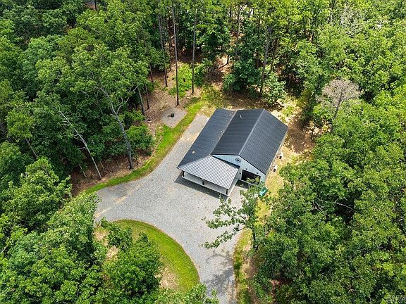 3rd image of 85 Traway Ln