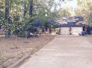 200 E Old State Line Dr, Piperton, TN 38017