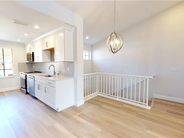 589 Windsor SQ #202, NAPLES, FL 34104