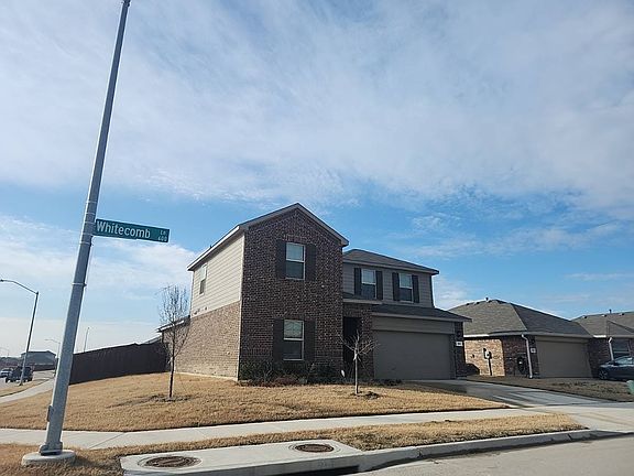 3rd image of 601 Whitecomb Ln
