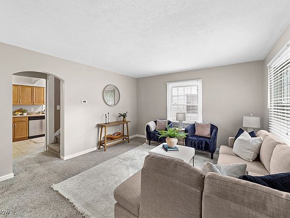 5th image of 1114 Irving Ave