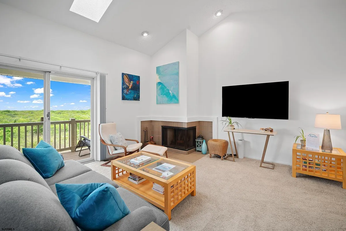 Building Photo - 45 Coquille Beach Dr #45