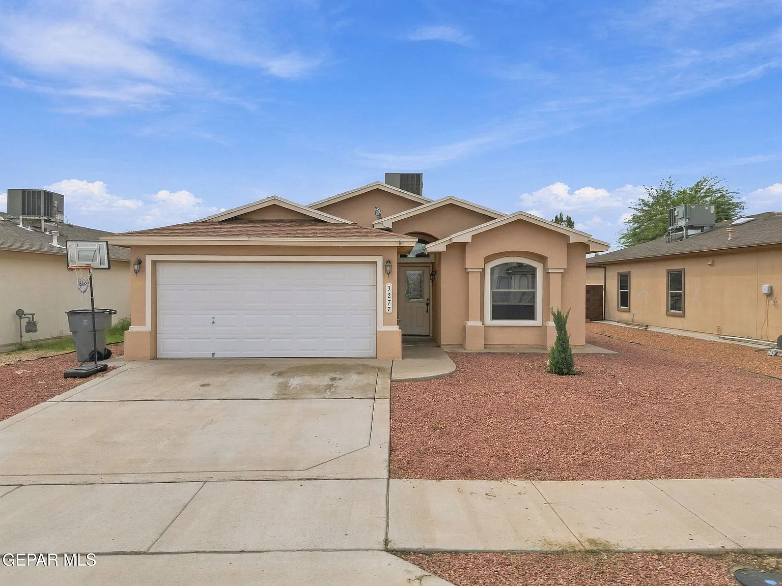 3 bed, 3.0 bath, 1116 sqft, $1,600 — Photo 1