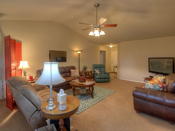 Vaulted ceiling!