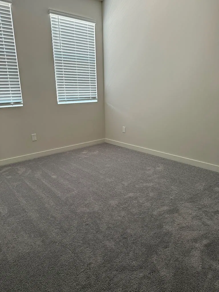 4 bed, 2042 sqft, $2,199 — Photo 4