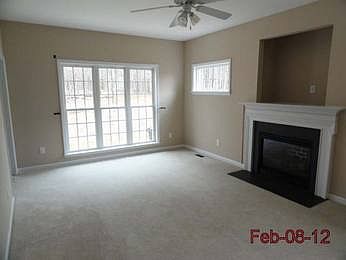 4th image of 33 Andrea Dr