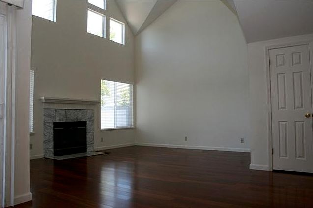 2nd image of 32 Binnacle Ln