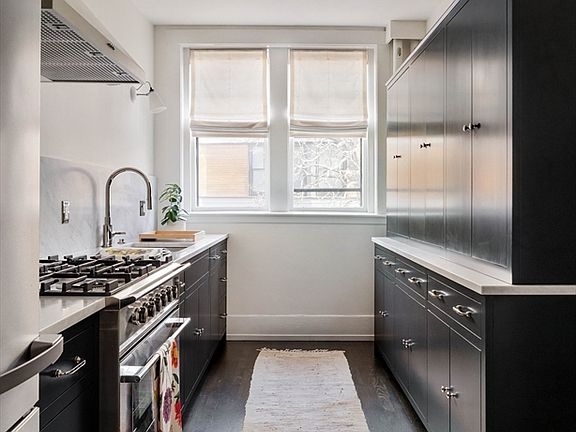 5th image of 4 Newport Rd APT 7