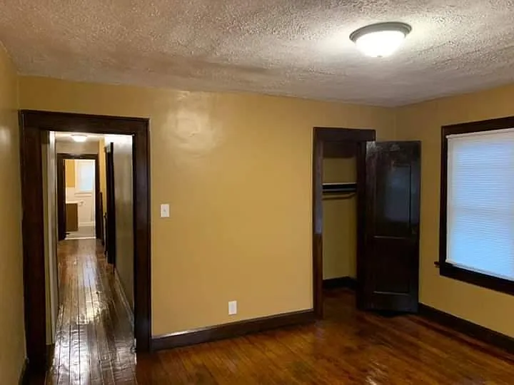 624 1/2 N Drexel Ave — Photo 3