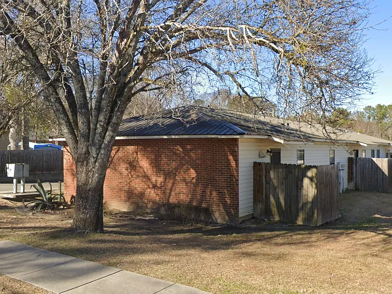 424 Highland Ave — Photo 5