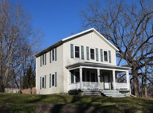 213 3rd St SW, Mount Vernon, IA 52314