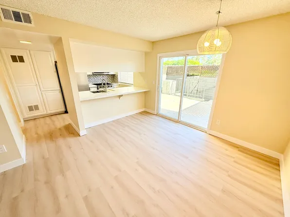 266 E Via Escuela Unit B, Palm Springs, CA 92262