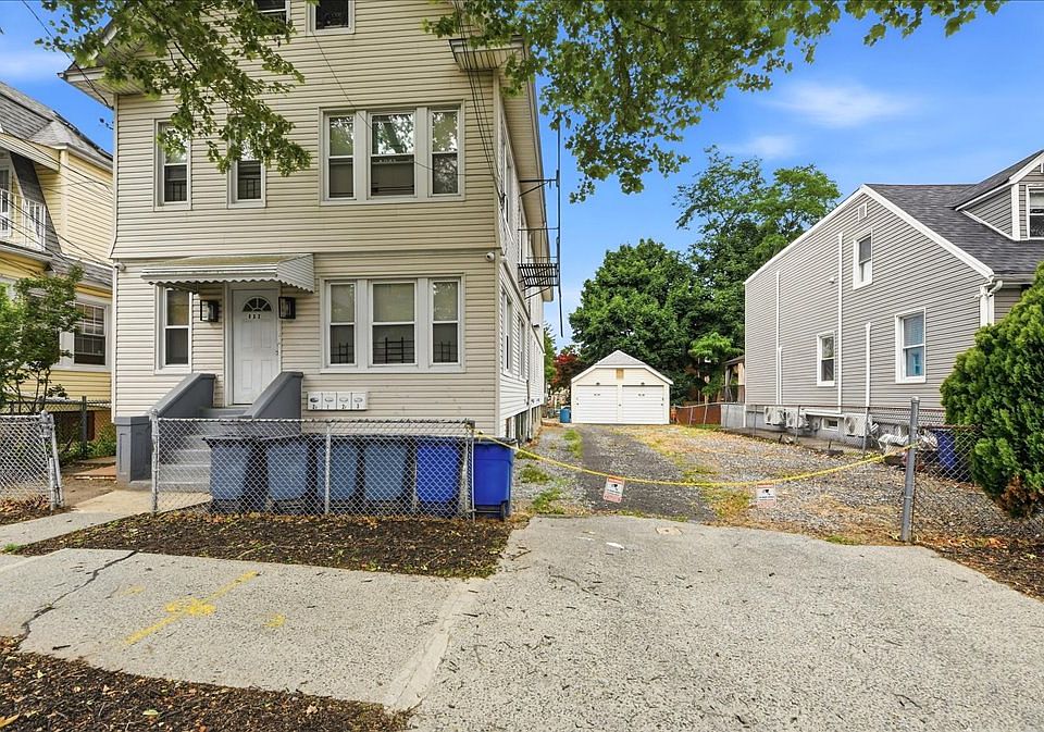 1st image of 832 Calhoun Ave