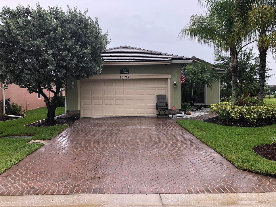 1st image of 10122 SW Chadwick Dr