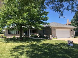 2827 Sharon Dr, New Lenox, IL 60451