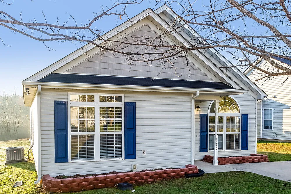 3 bed, 2.0 bath, 1199 sqft, $1,755 — Photo 3