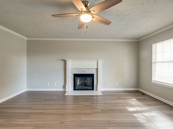 5th image of 2820 Weybridge Dr