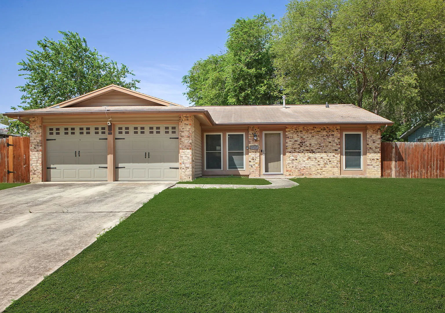 Cozy 3BR Home | Family-Friendly | Near Attractions — Photo 1