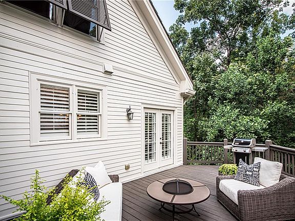 5th image of 153 Scarlet Oak Ln