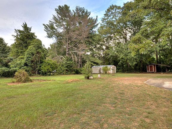 5th image of 977 Whitehall Dr