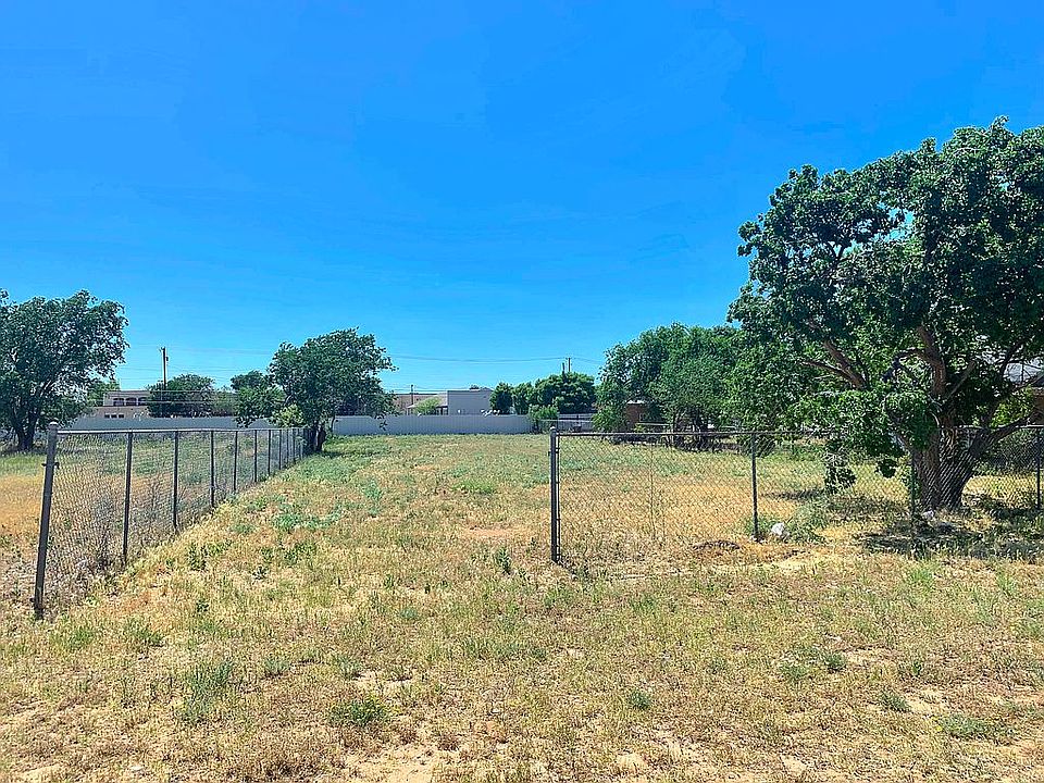 1st image of 810 S Texas Ave
