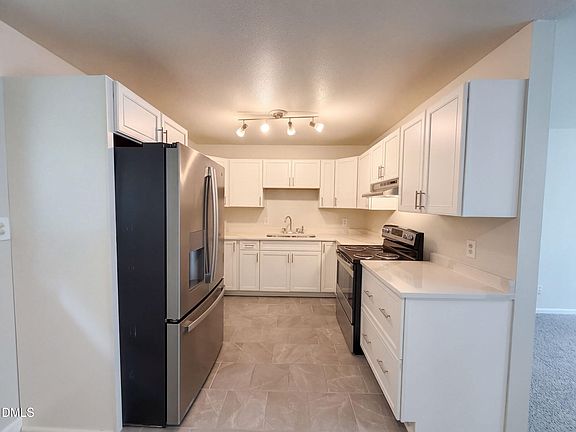 3rd image of 422 Pearson Dr