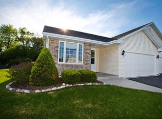 464 Fox Ln, Walworth, WI 53184