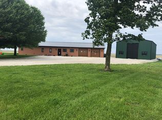 10095 Macoupin County Line Rd, Virden, IL 62690