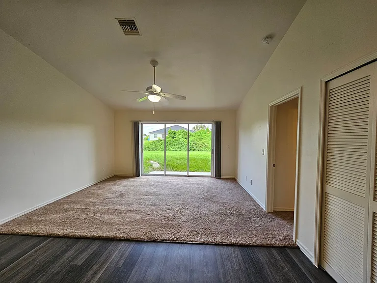 207 Hightower Ave S — Photo 2