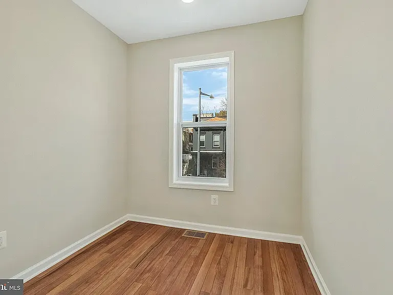 444 Kenyon St NW — Photo 18