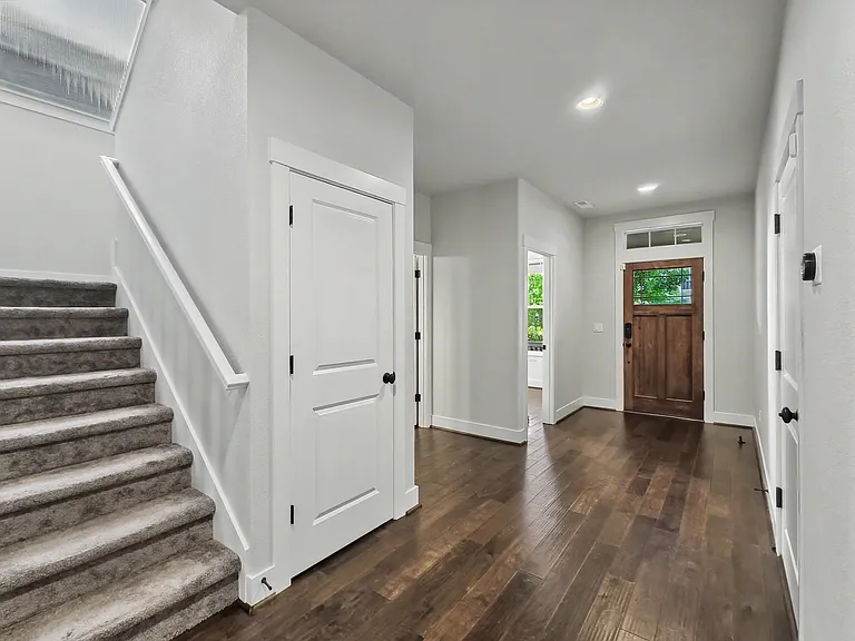 7615 Applegate Dr — Photo 5