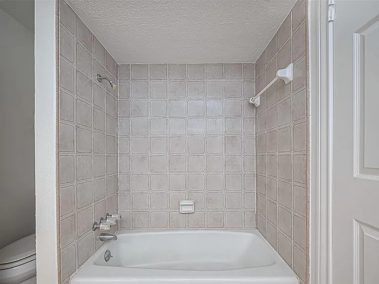 18307 Champion Forest Dr — Photo 26