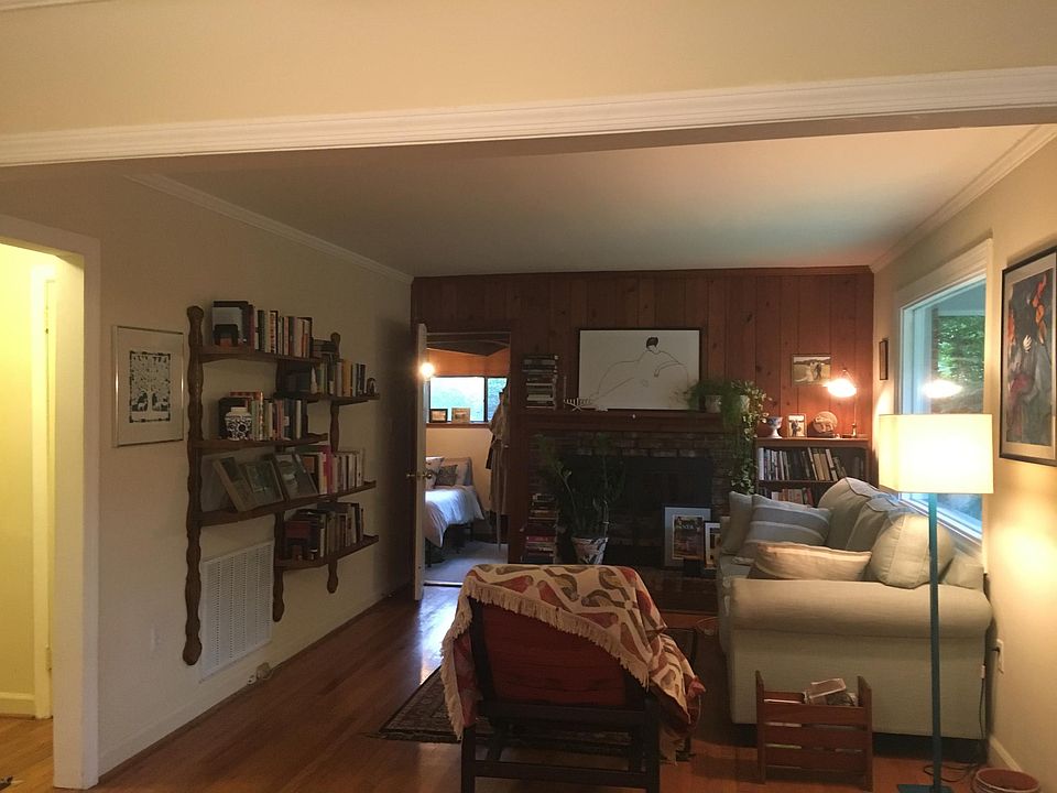 Living Room Pic 2