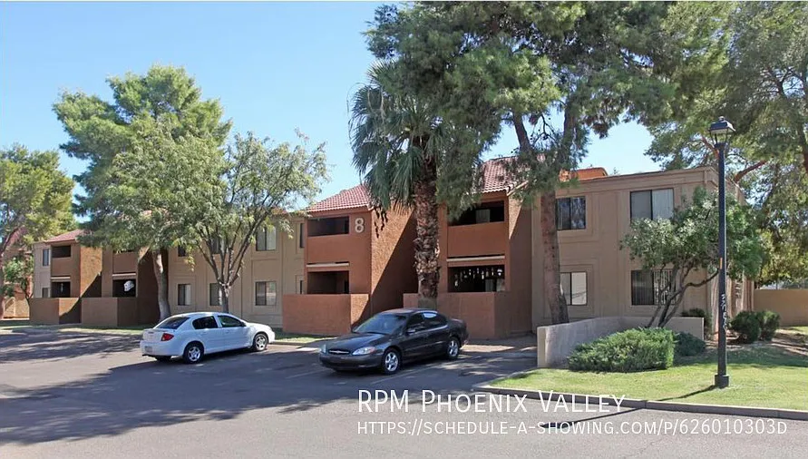 Parkside Apartments — Photo 3