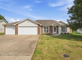 728 Country Ln, Raymore, MO 64083