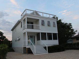 15 Locust St, Riverhead, NY 11901