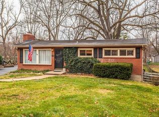1243 Grant Rd, Saint Louis, MO 63119