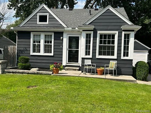 22511 Sunnydale St photo 1