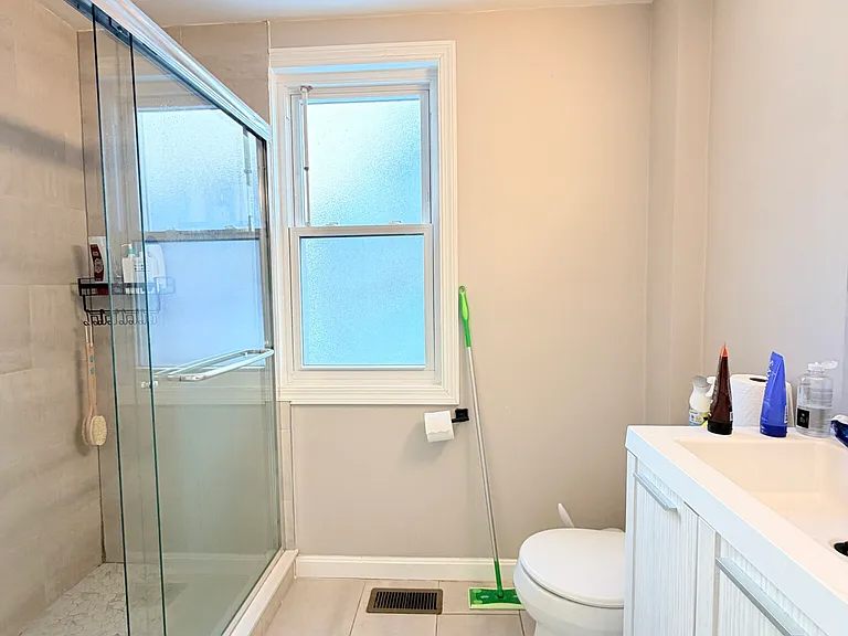 66 Quint Ave #1A — Photo 9