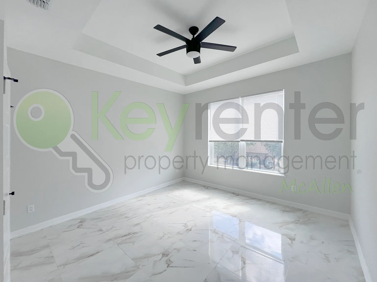 3 bed, 2.5 bath, 1879 sqft, $1,900 — Photo 4