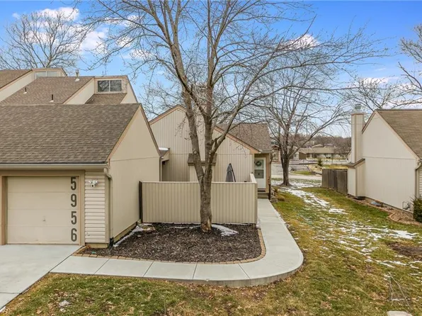5956 N Kansas Ave, Gladstone, MO 64119