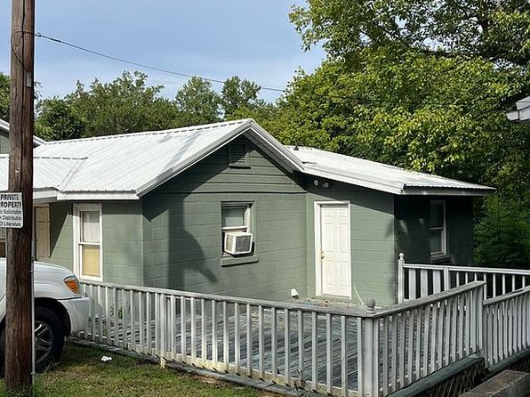 55 Oak St