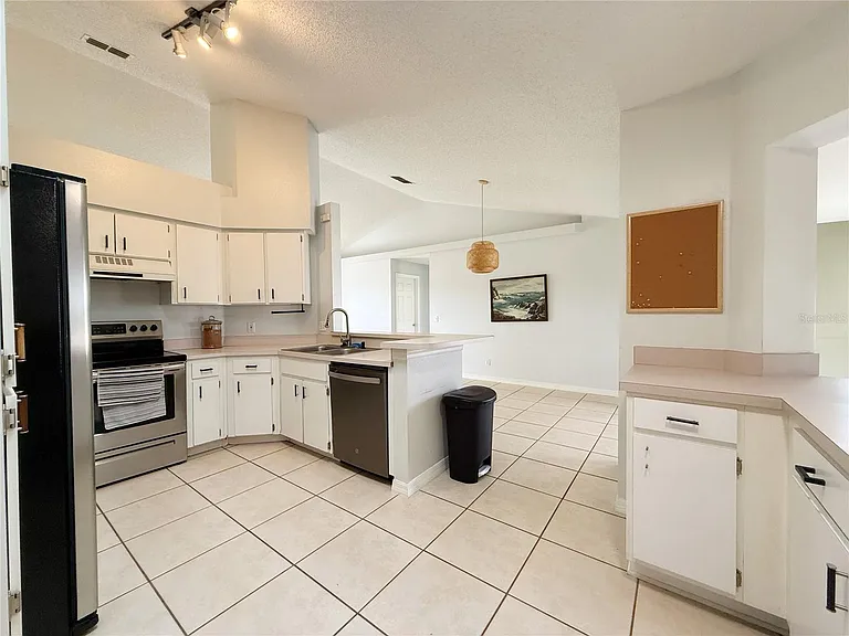 132 Robbins Rest Cir — Photo 4