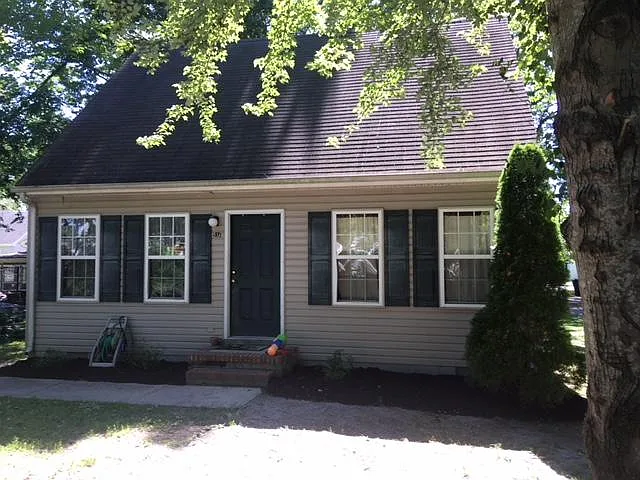 3 bed, 924 sqft, $1,495 — Photo 2