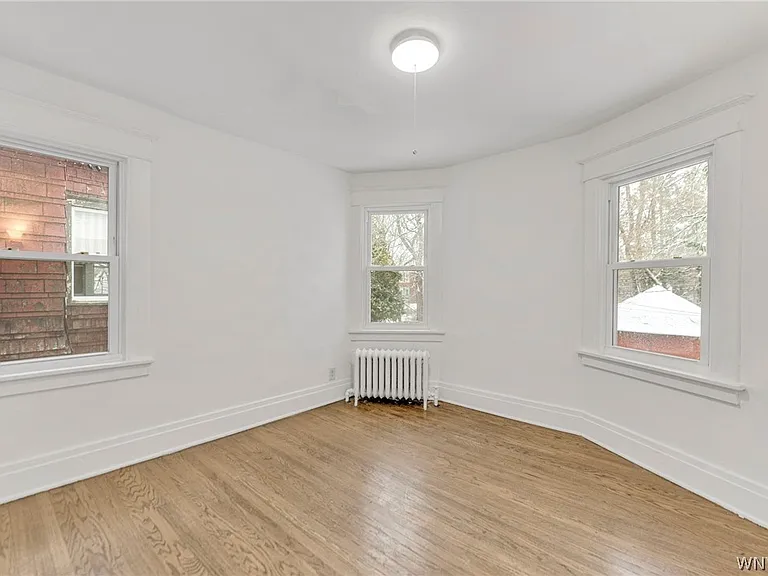 2555 Main St — Photo 23