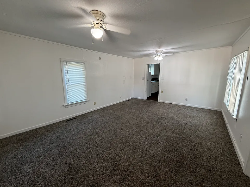 208 Des Moines Ave