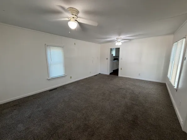 208 Des Moines Ave, Salina, KS 67401